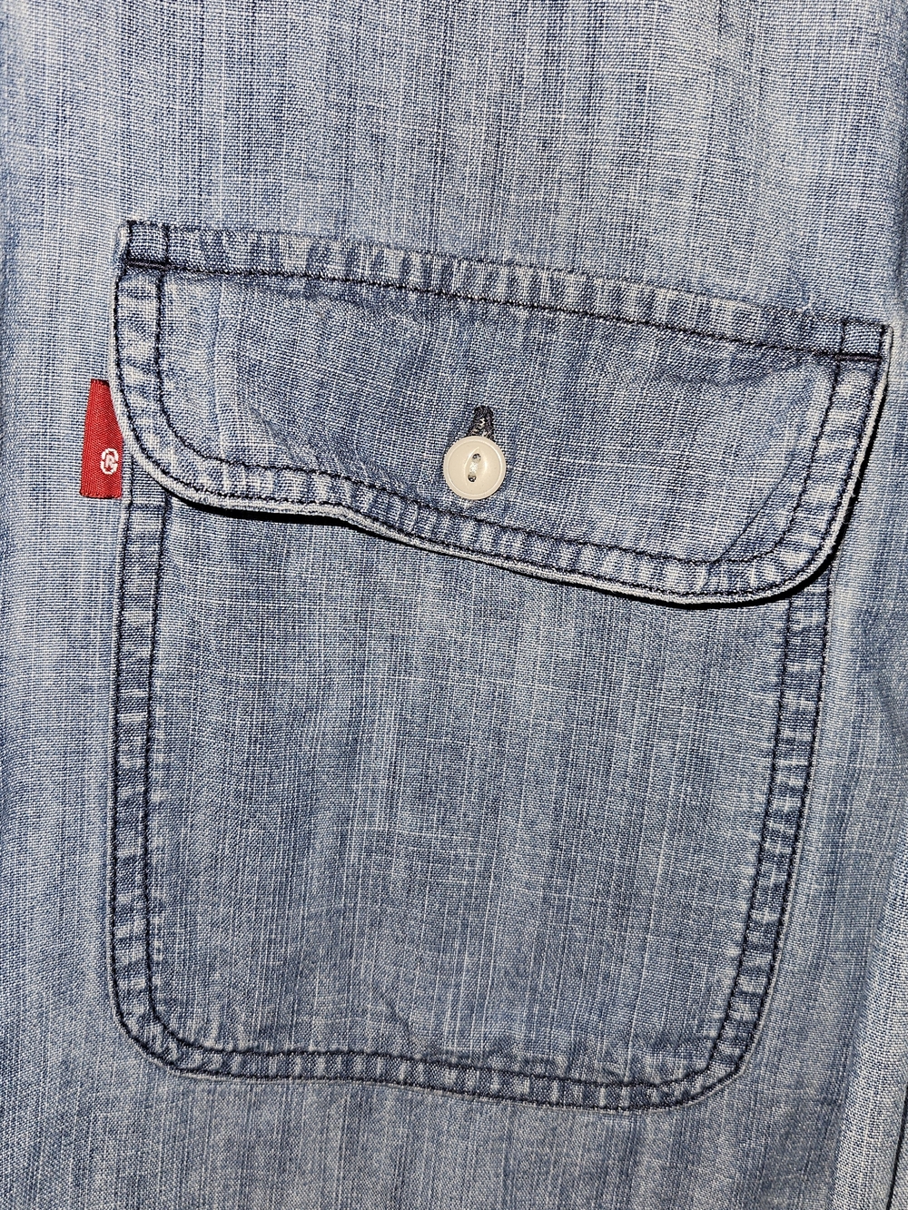 Levi's Light Wash Denim Button-Up Shirt sz L - Picture 11 of 11